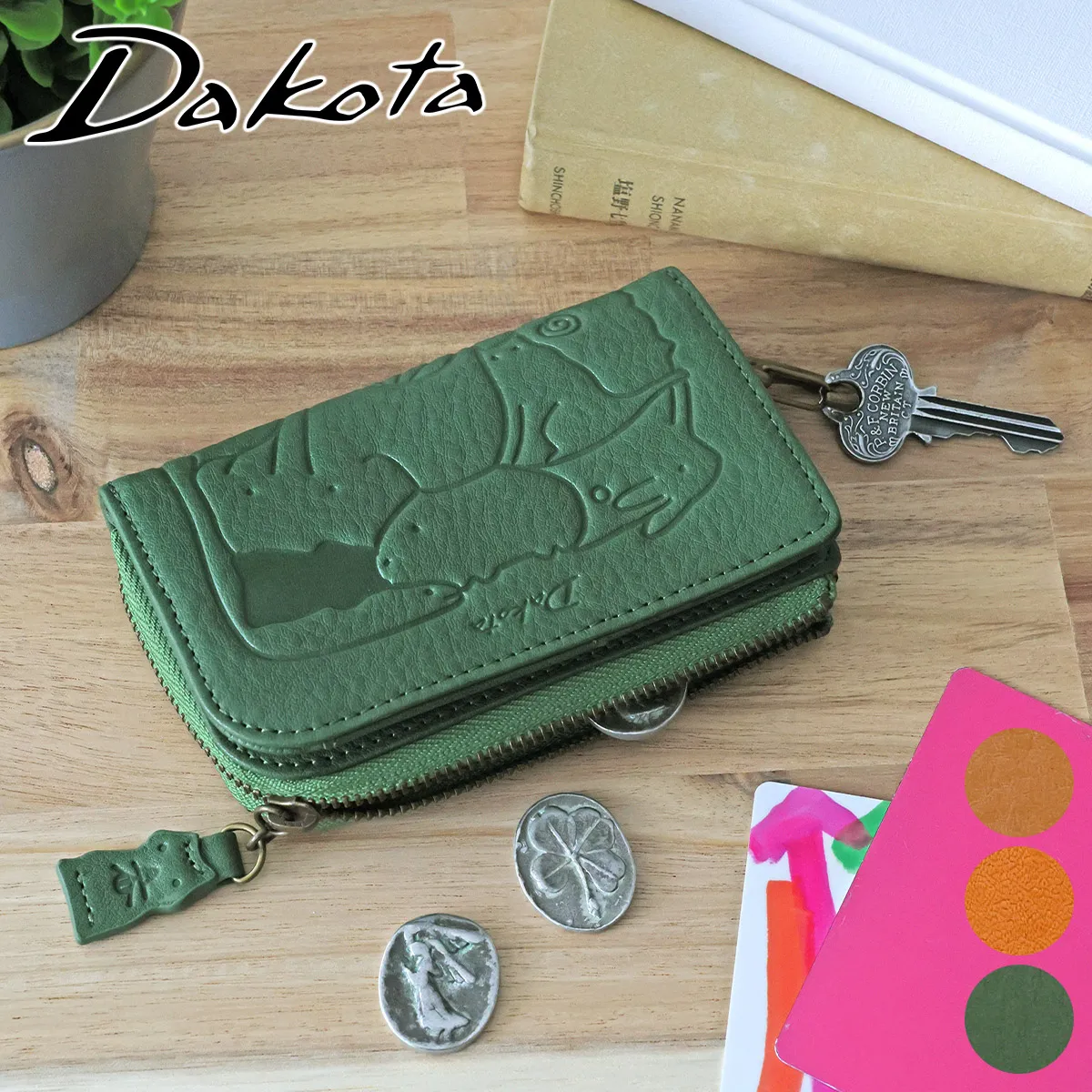 [ 2025�N �H�~�V�� ] Dakota �_�R�^ �A�j�}�[�� �R�C���P�[�X�t���L�[�P�[�X 0030204