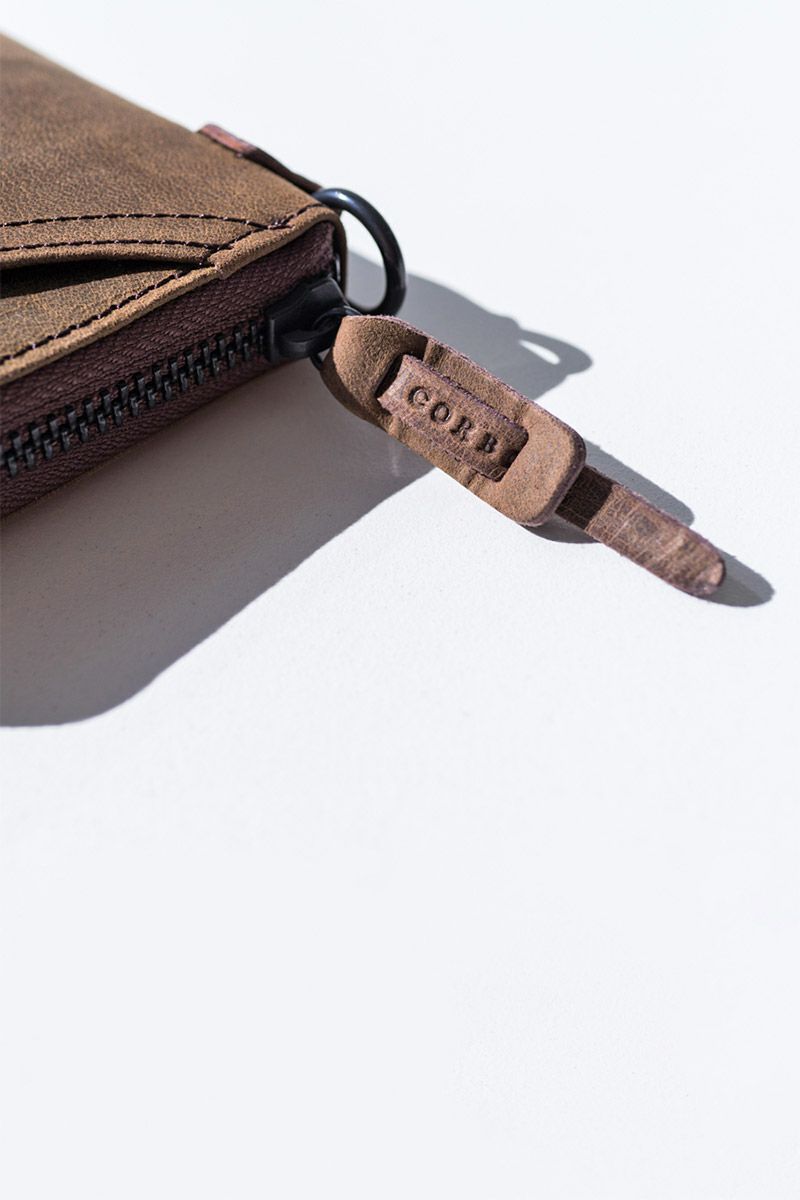 CORBO. コルボ -CLAY Works Horse- クレイワークスホース ラウンドファスナー 小銭入れ付き長財布 8JF-9980