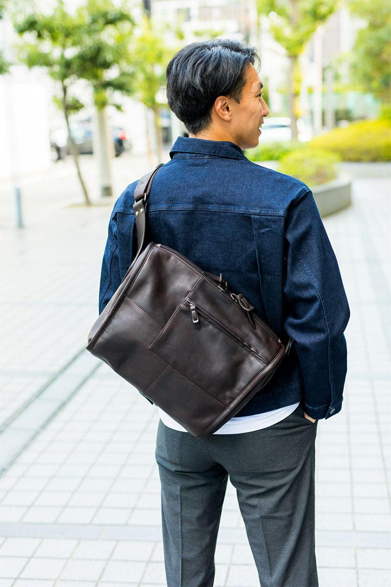 CORBO.（コルボ） イクワインズ A4メッセンジャーバッグ 8KO-9714