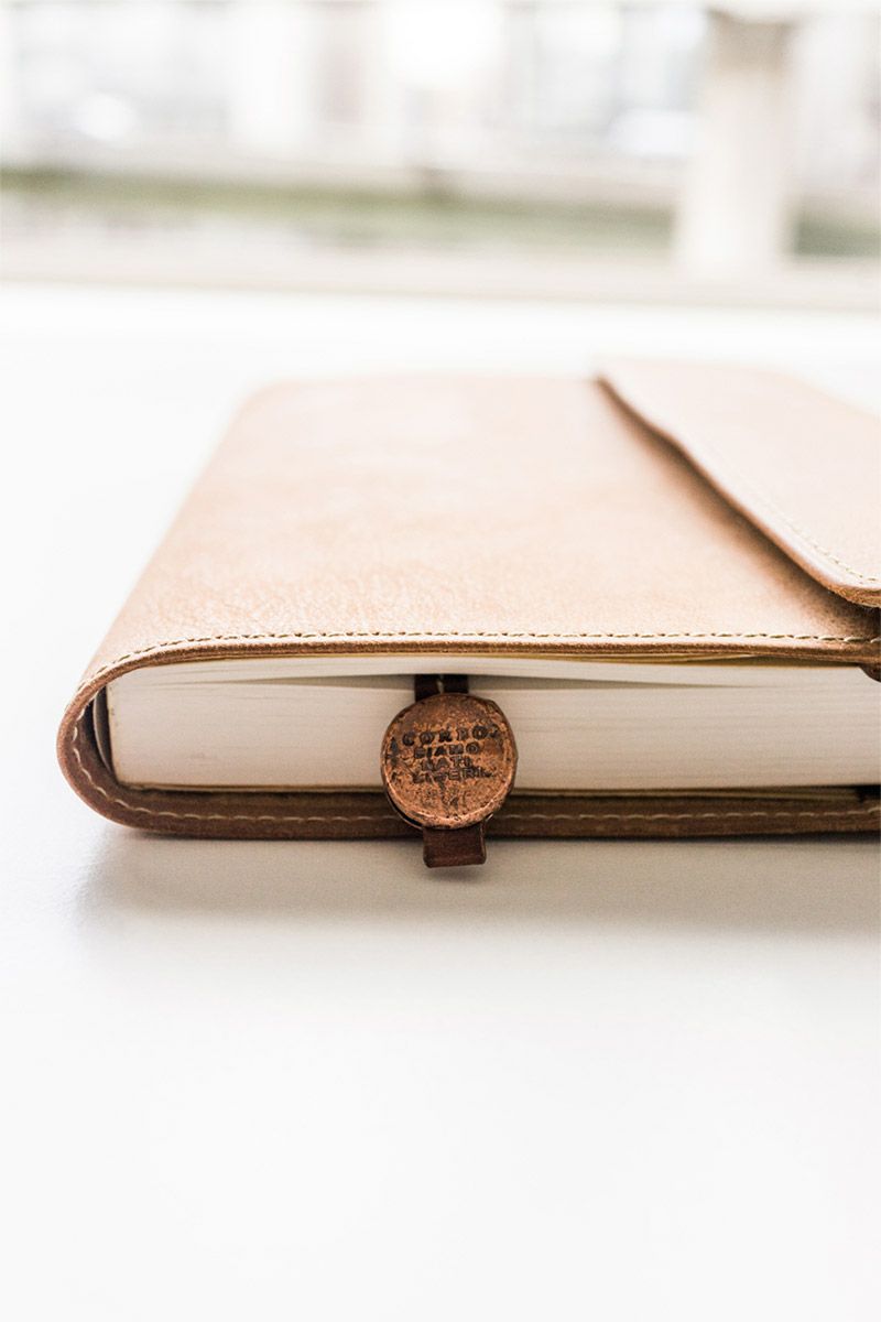 CORBO. コルボ -Curious- キュリオス シリーズ 四六判 サイズ ブックカバー 8LO-1107