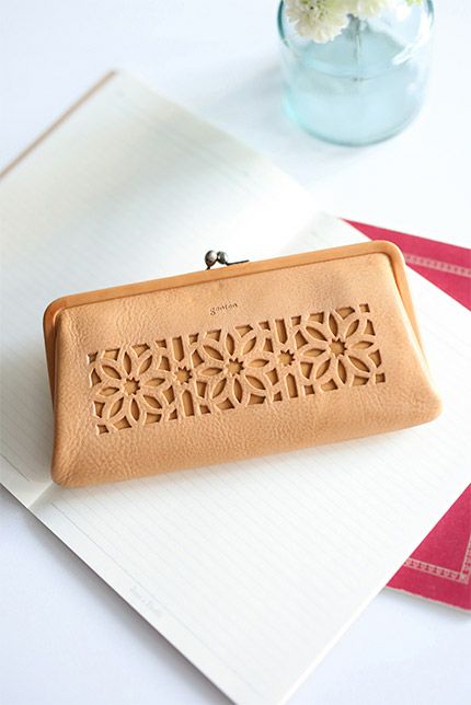 genten ゲンテン cut work カットワーク がま口長財布 40618