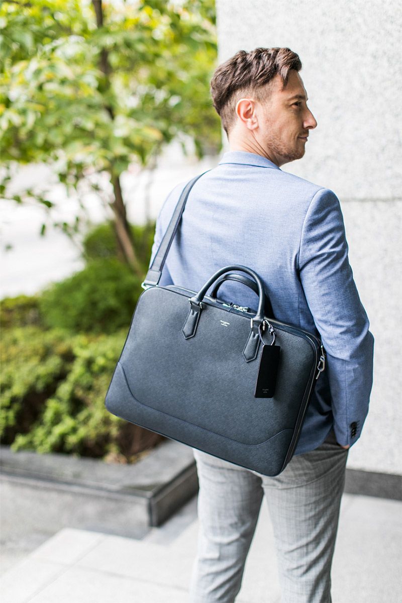 PELLE MORBIDA ペッレモルビダ Capitano キャピターノ エンボスレザー B4ブリーフケース 2室タイプ（ショルダーベルト付属） PMO-CA016