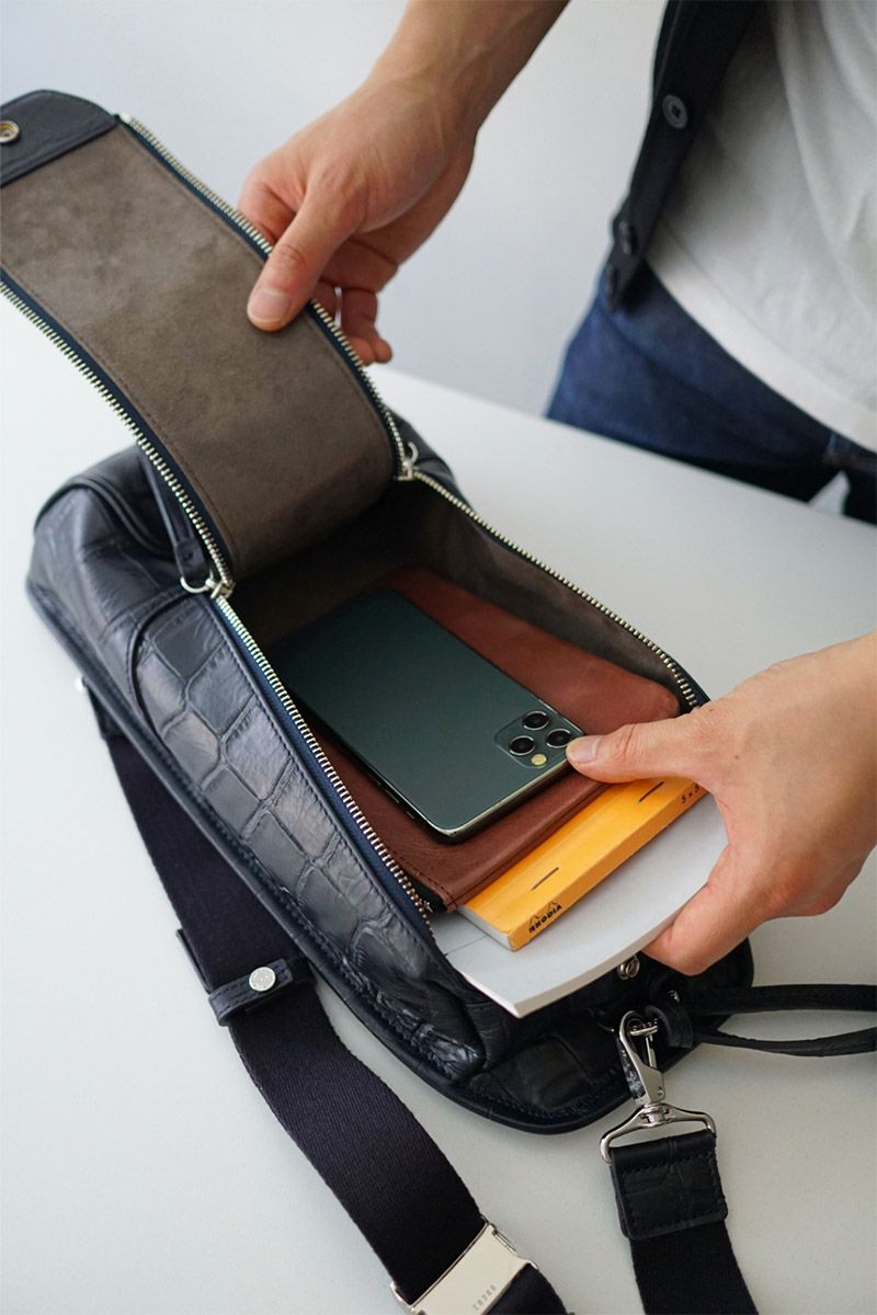 PELLE MORBIDA ペッレモルビダ Maiden Voyage メイデン ボヤージュ シュリンクレザー ショルダーバッグ PMO-MB032AELE