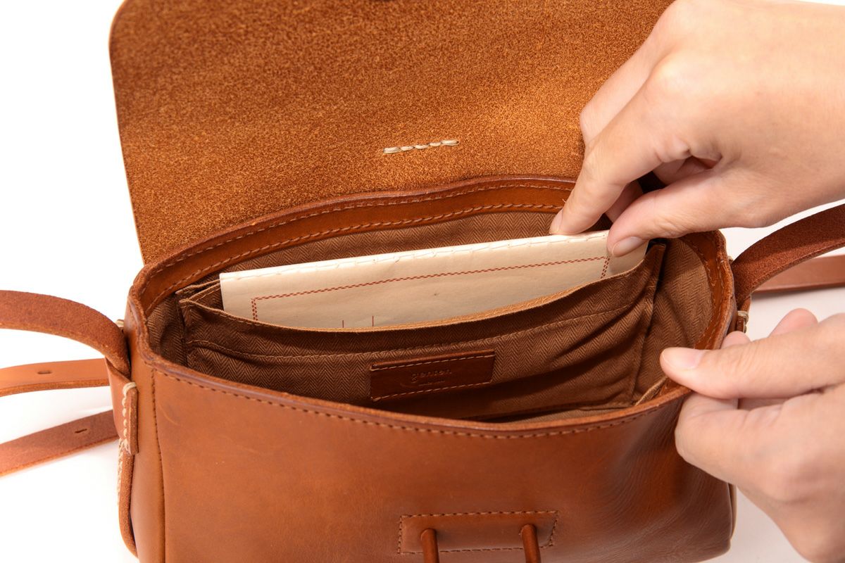 genten ゲンテン サドルベルトヌオーバ ショルダーバッグ 43380