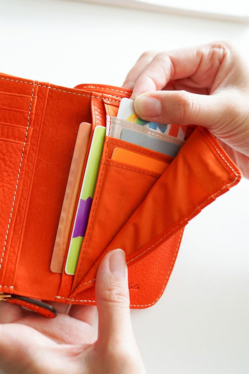 Dakota ダコタ イデーア 小銭入れ付き二つ折り財布 0030180