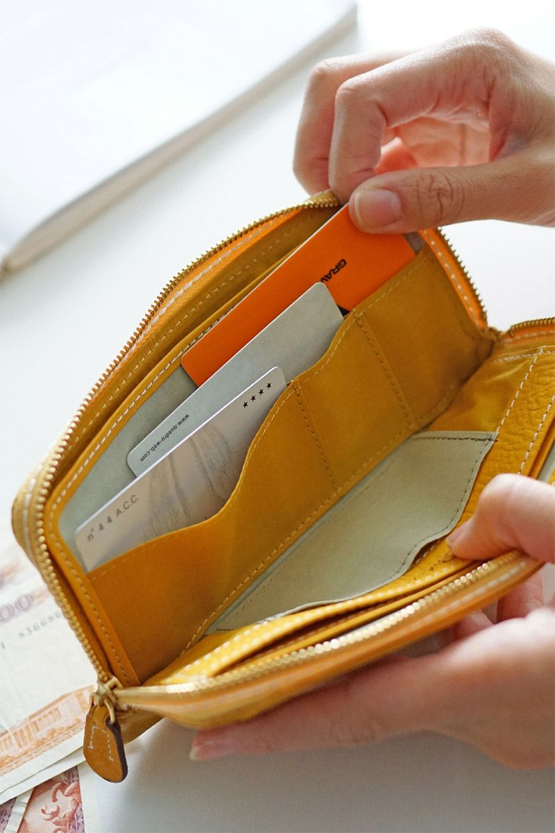 Dakota ダコタ イデーア 小銭入れ付き長財布 ラウンドファスナー式 0030183