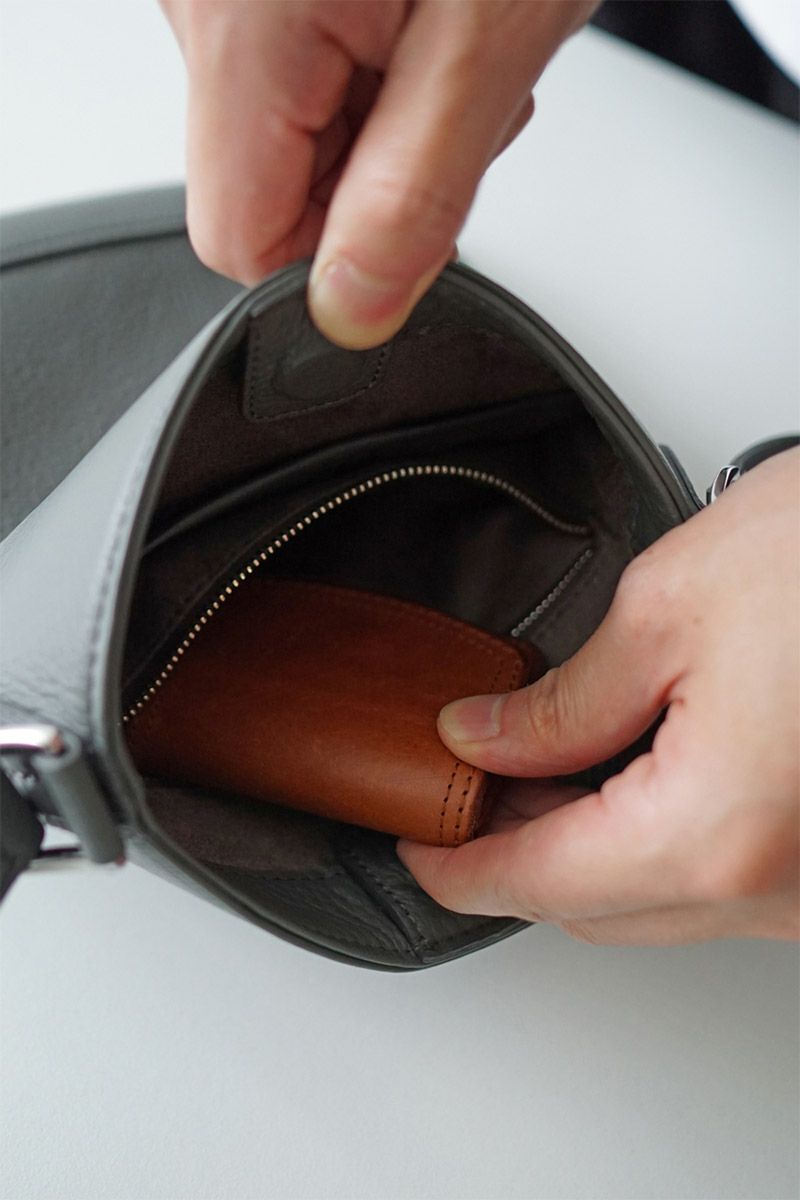 PELLE MORBIDA ペッレモルビダ Maiden Voyage メイデン ボヤージュ シュリンクレザー ショルダーバッグ PMO-MB073