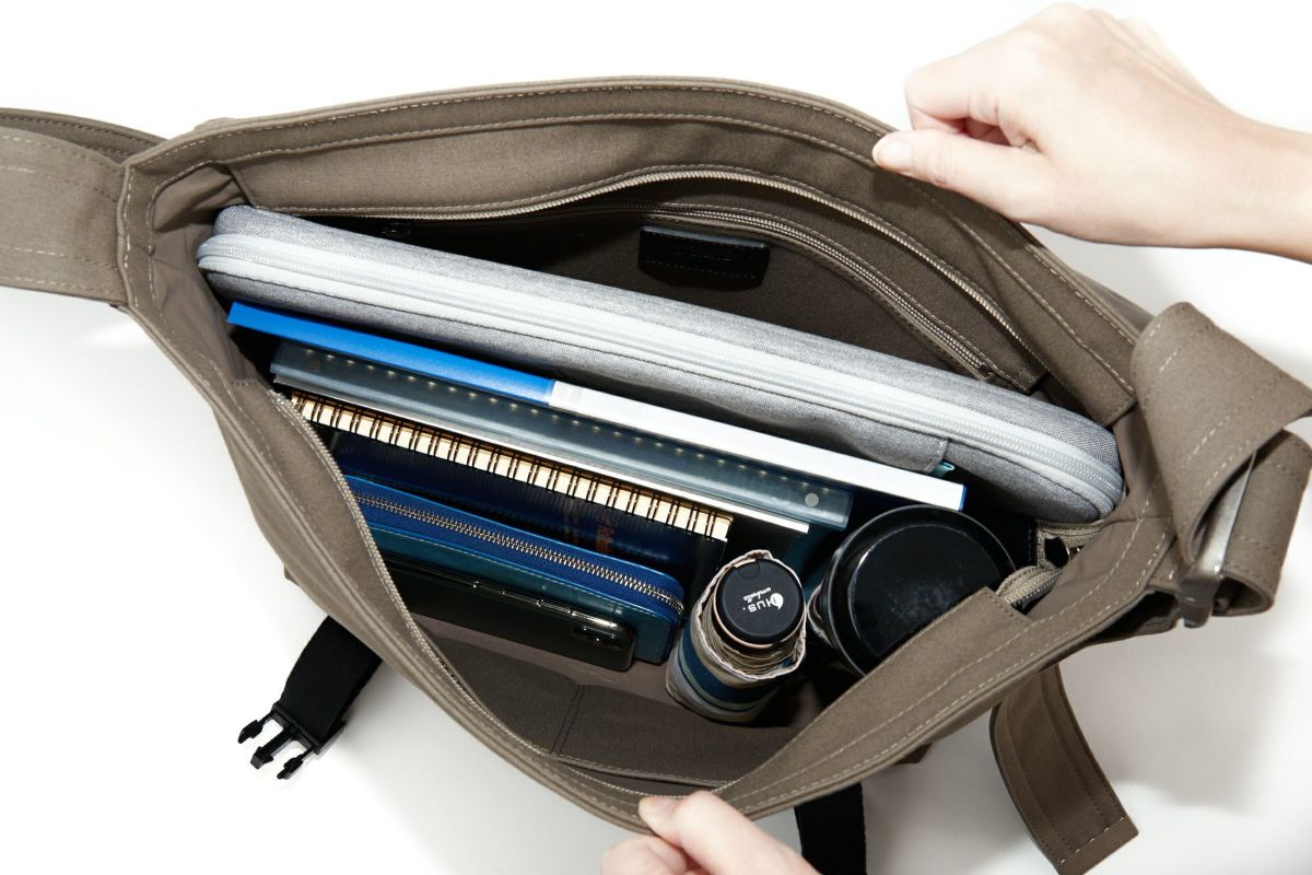 Dakota BLACK LABEL ダコタ ブラックレーベル ハック ショルダーバッグ (L) 1623402