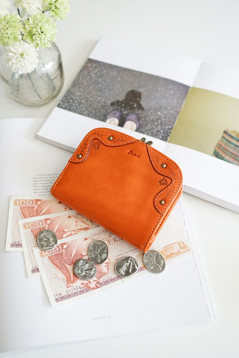 Dakota ダコタ マーゴット 小銭入れ付き二つ折り財布 0031601