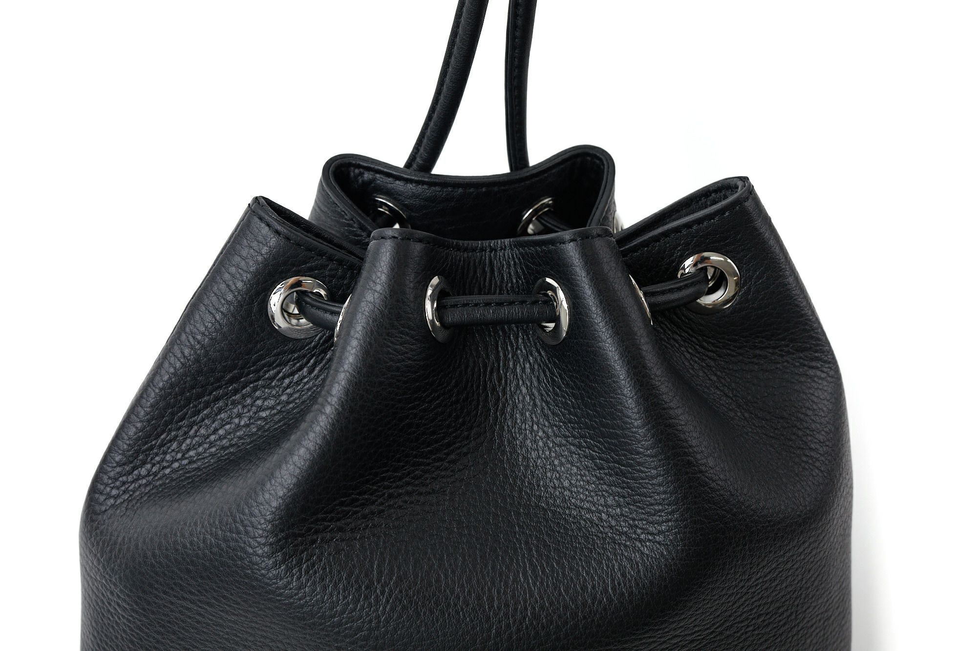 【極美品】PELLE MORBIDA(ペッレモルビダ) ドローストリングバッグ カジュアルバッグの新定番 ドローストリングバッグが登場