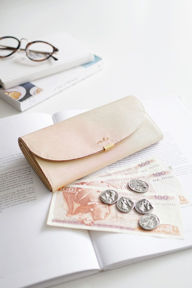 airlist エアリスト LUNA ルナ 小銭入れ付き長財布 24650