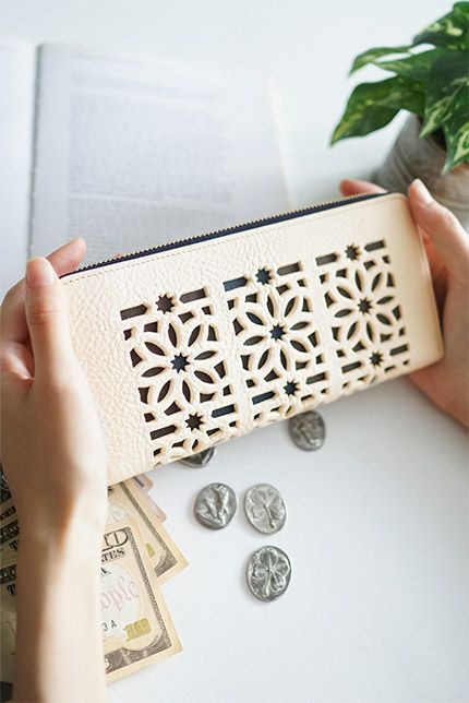 genten ゲンテン cut work カットワーク 小銭入れ付き長財布（ラウンドファスナー式 ） 49493(42191)