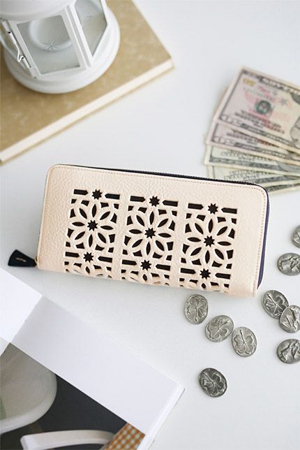 genten ゲンテン cut work カットワーク 小銭入れ付き長財布（ラウンドファスナー式 ） 49493(42191)