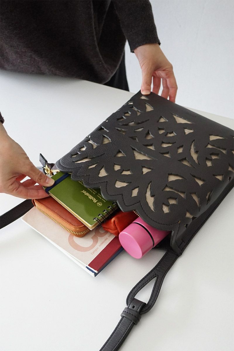 genten ゲンテン Garden cutwork ガーデンカットワーク ショルダーバッグ 43952