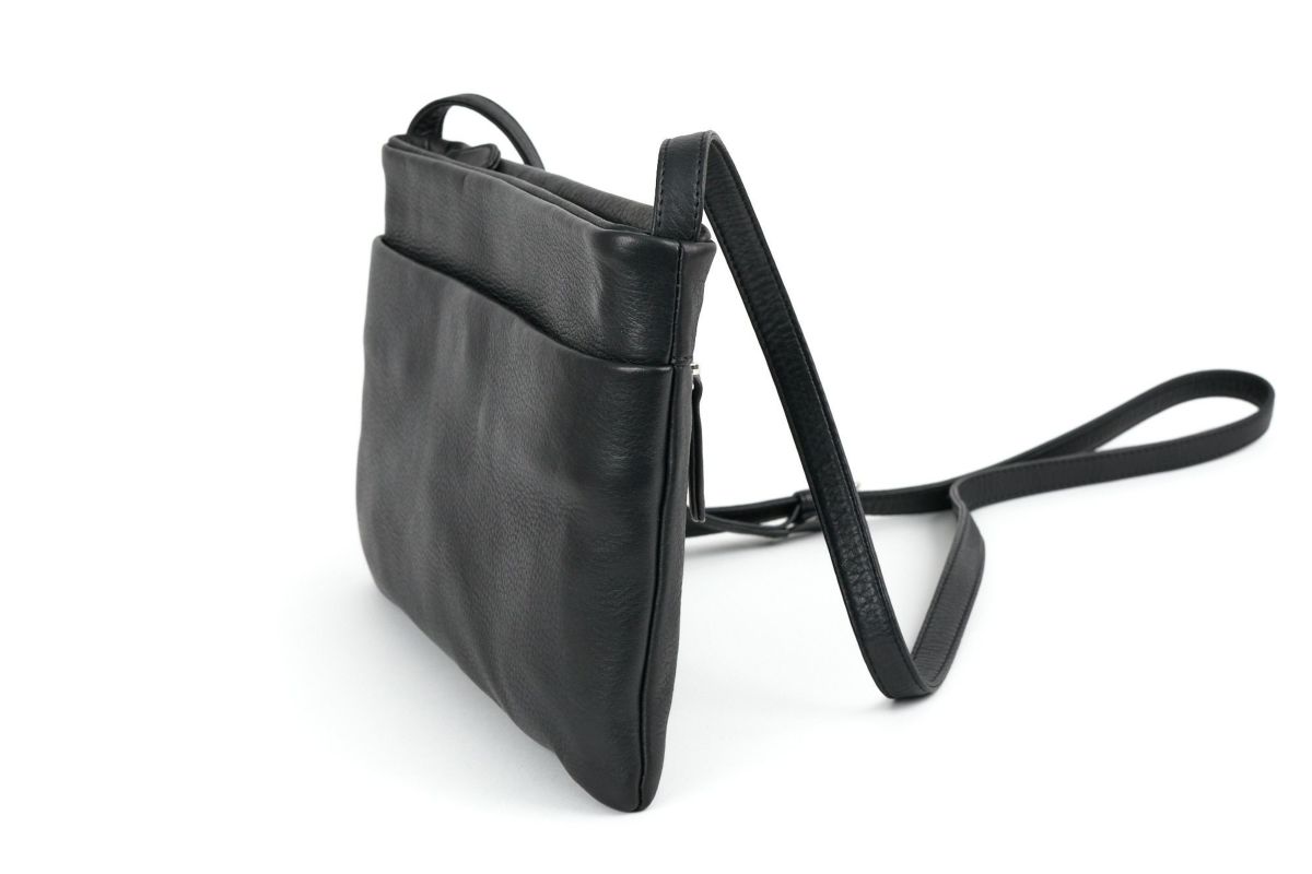 VIA DOAN ヴィア ドアン Zilda ジルダ 薄型ショルダーバッグ 7786