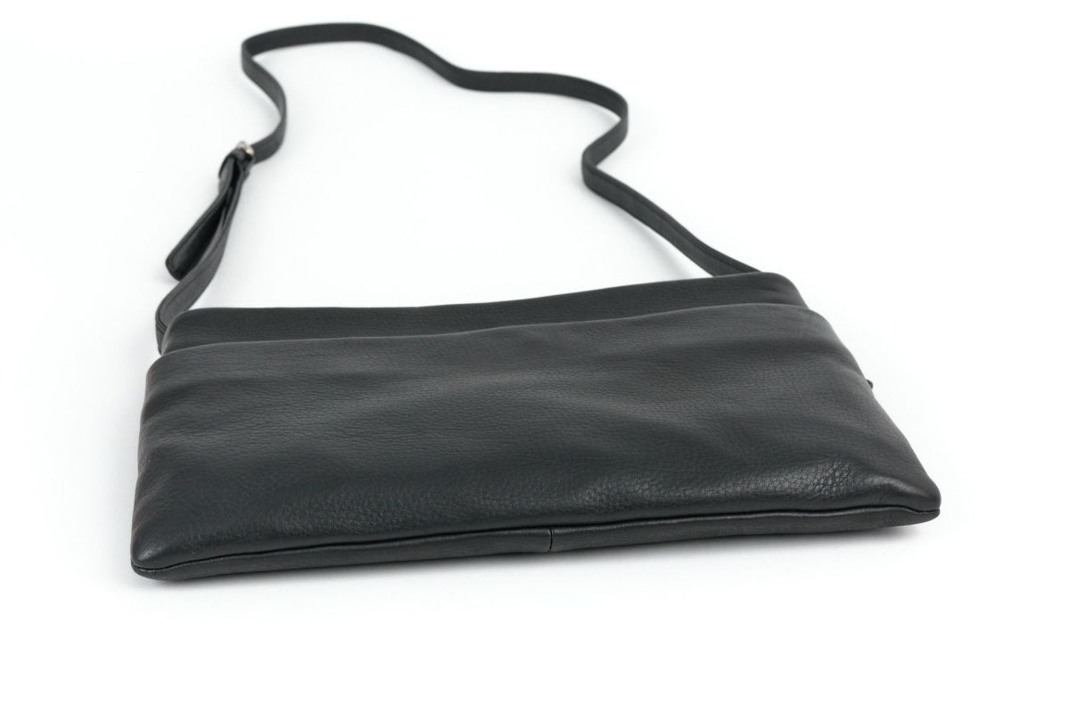 VIA DOAN ヴィア ドアン Zilda ジルダ 薄型ショルダーバッグ 7786