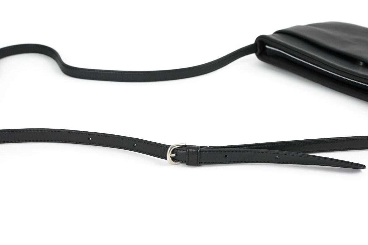 VIA DOAN ヴィア ドアン Zilda ジルダ 薄型ショルダーバッグ 7786