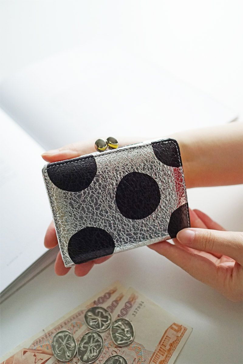 VIA DOAN ヴィア ドアン Roco ロコ 小銭入れ付き二つ折り財布 562