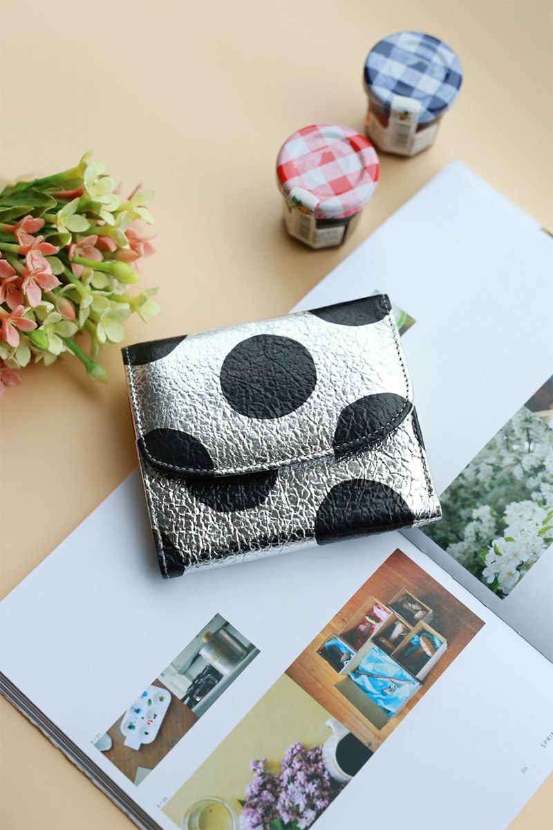 VIA DOAN ヴィア ドアン Roco ロコ 小銭入れ付き二つ折り財布 567