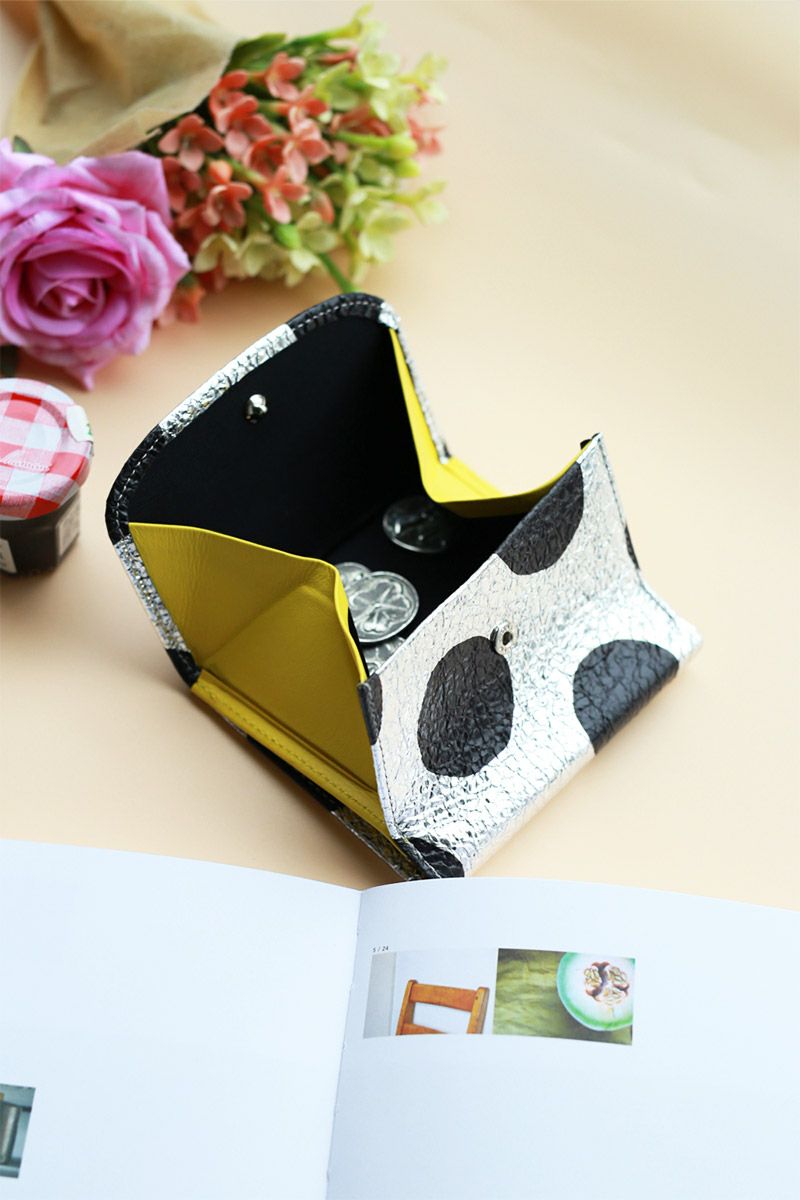 VIA DOAN ヴィア ドアン Roco ロコ 小銭入れ付き二つ折り財布 567