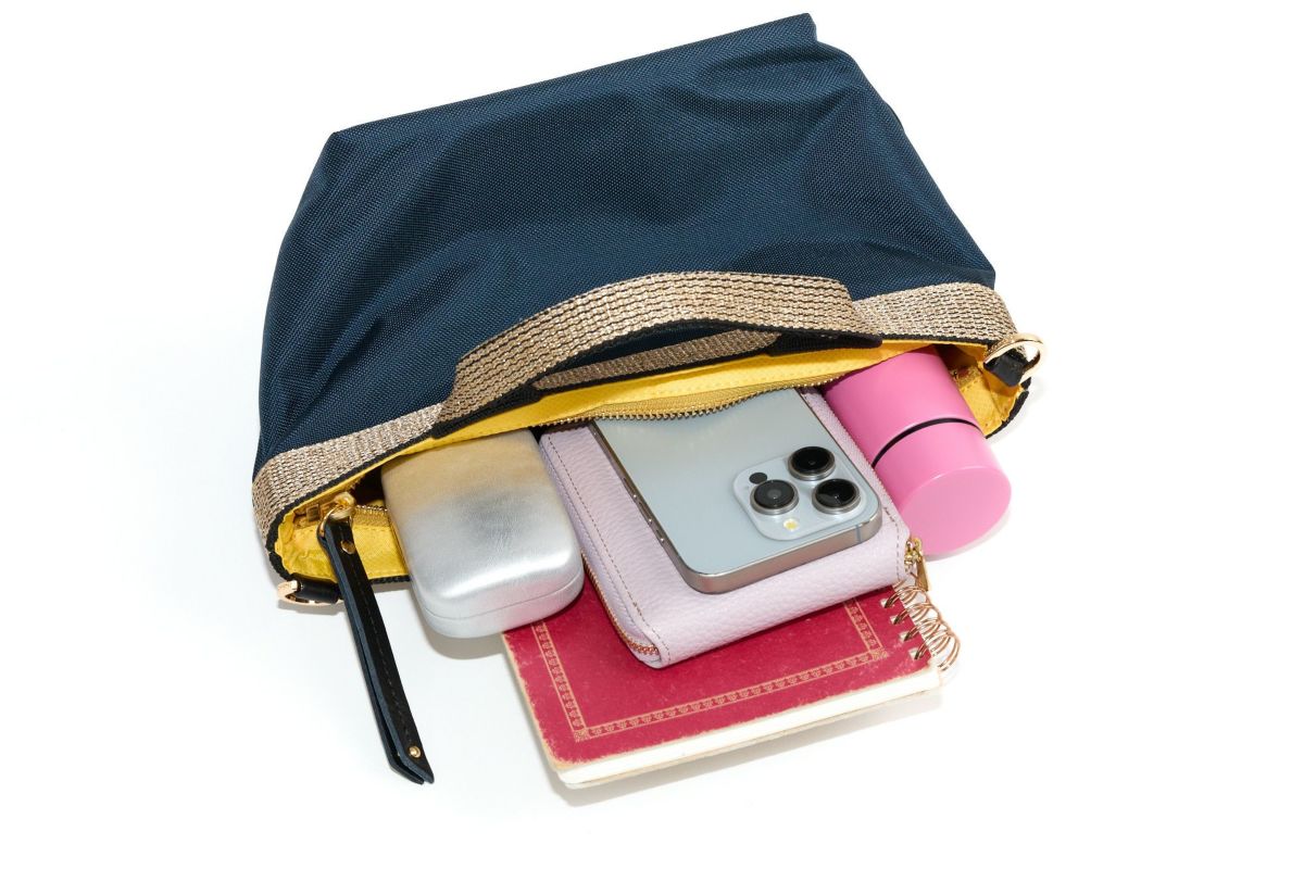 VIOLAd'ORO ヴィオラドーロ GINO ジーノ ナイロン×ゴールドテープトートバッグS V-2036