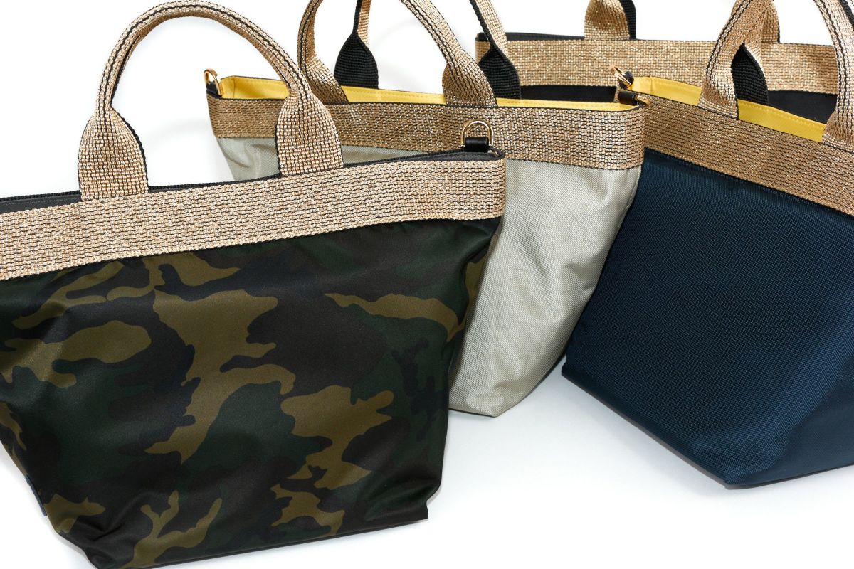 VIOLAd'ORO ヴィオラドーロ GINO ジーノ ナイロン×ゴールドテープトートバッグM V-2037