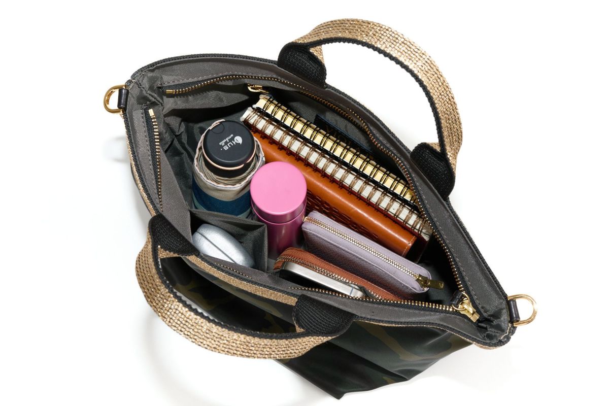 VIOLAd'ORO ヴィオラドーロ GINO ジーノ ナイロン×ゴールドテープトートバッグM V-2037