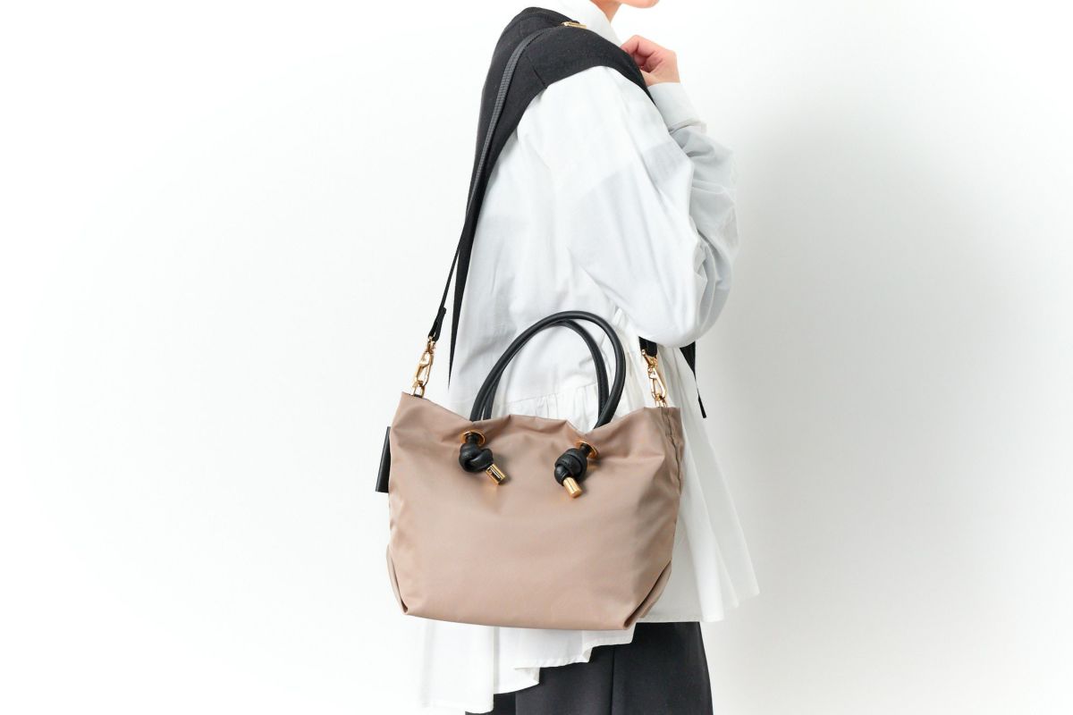 VIOLAd'ORO ヴィオラドーロ BIANCA ビアンカ ノットハンドルトートバッグS V-2174