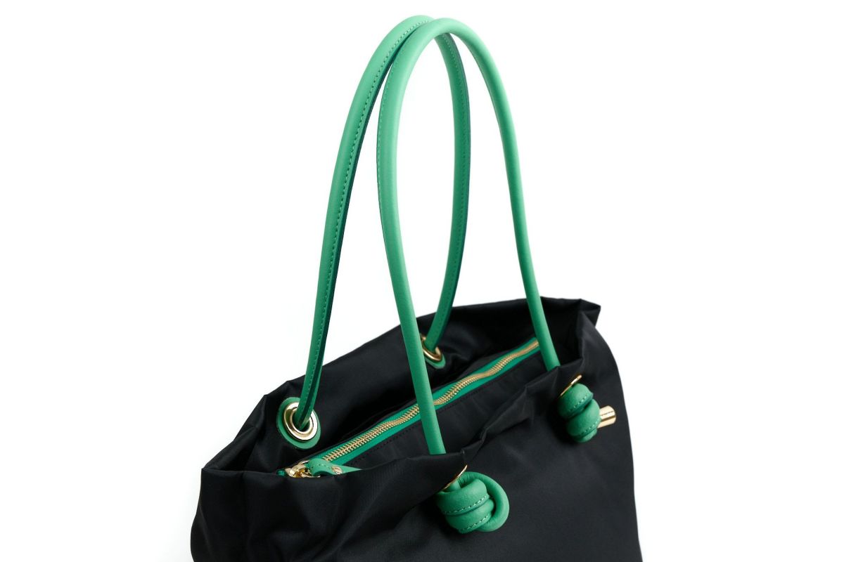 VIOLAd'ORO ヴィオラドーロ BIANCA ビアンカ ノットハンドルトートバッグM V-2175