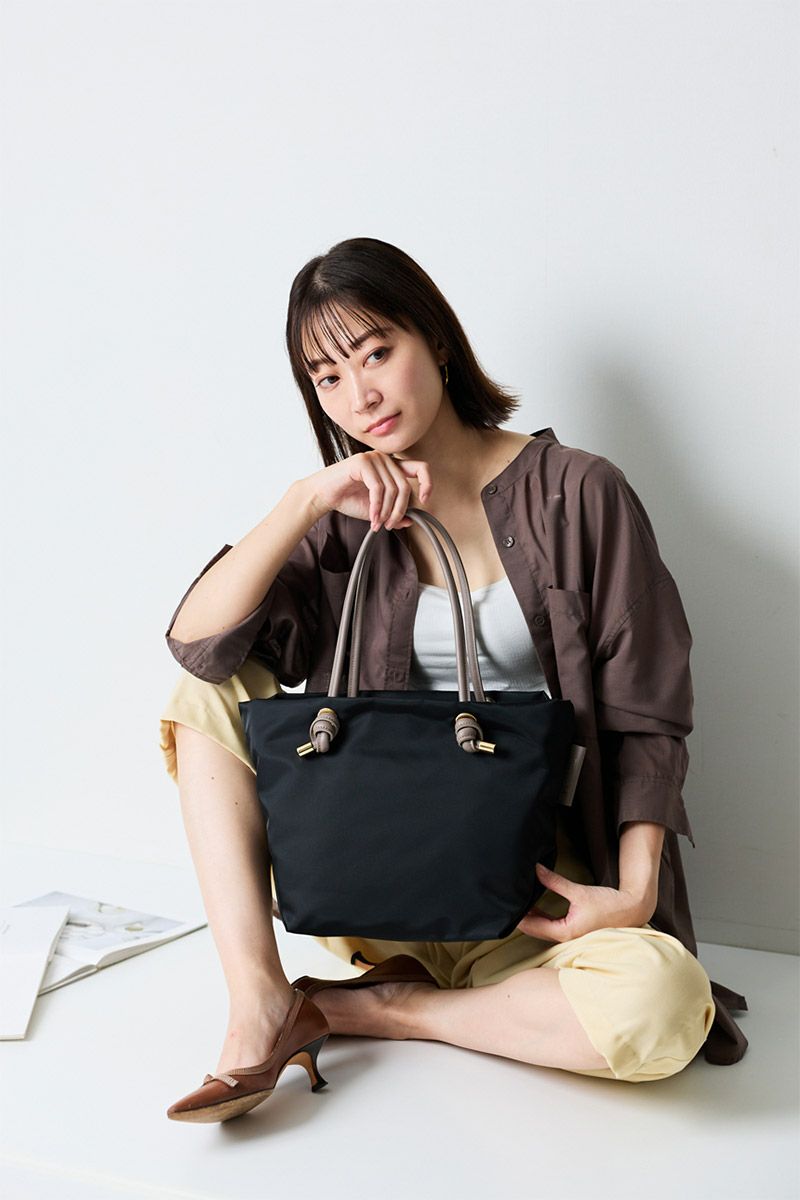 VIOLAd'ORO ヴィオラドーロ BIANCA ビアンカ ノットハンドルトートバッグM V-2175