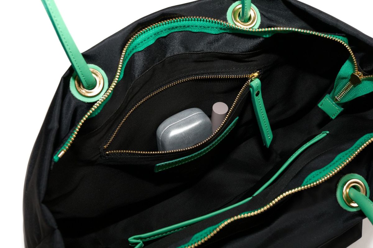 VIOLAd'ORO ヴィオラドーロ BIANCA ビアンカ ノットハンドルトートバッグM V-2175