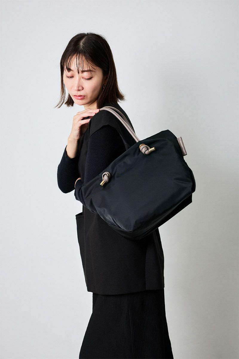 VIOLAd'ORO ヴィオラドーロ BIANCA ビアンカ ノットハンドルトートバッグM V-2175