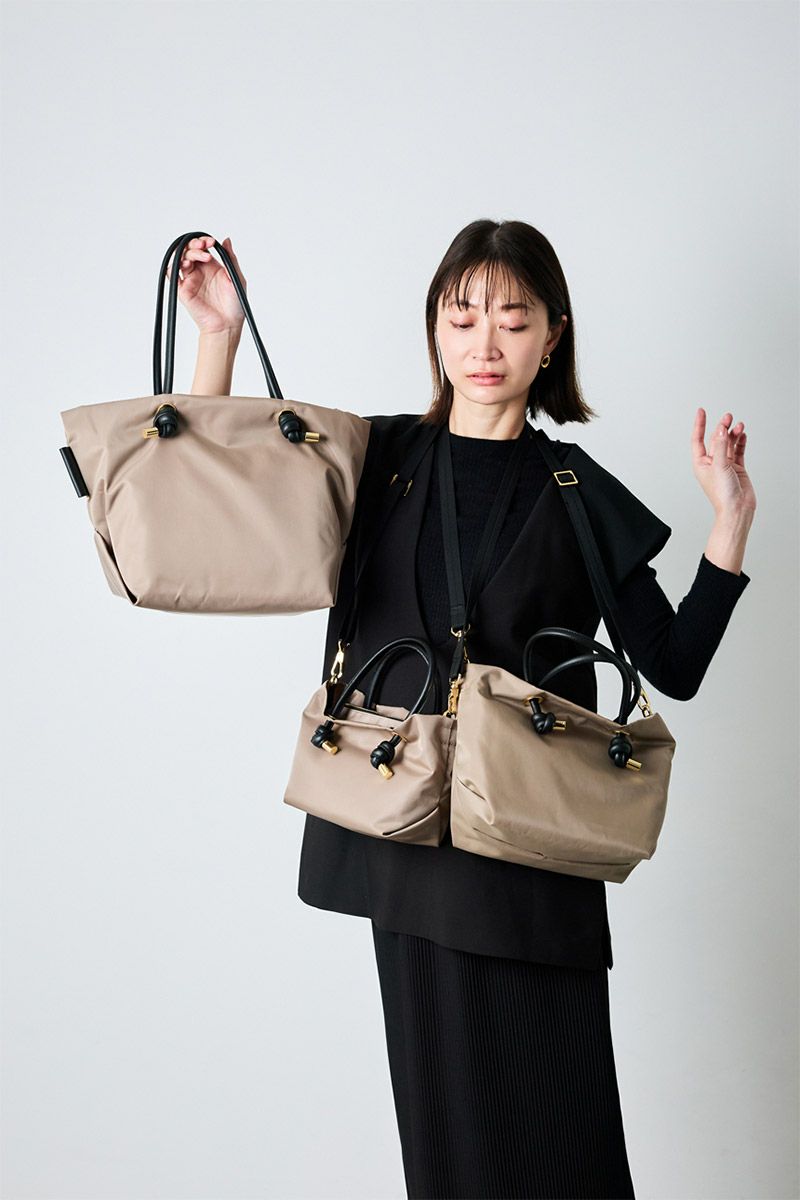 VIOLAd'ORO ヴィオラドーロ BIANCA ビアンカ ノットハンドルトートバッグML V-2204