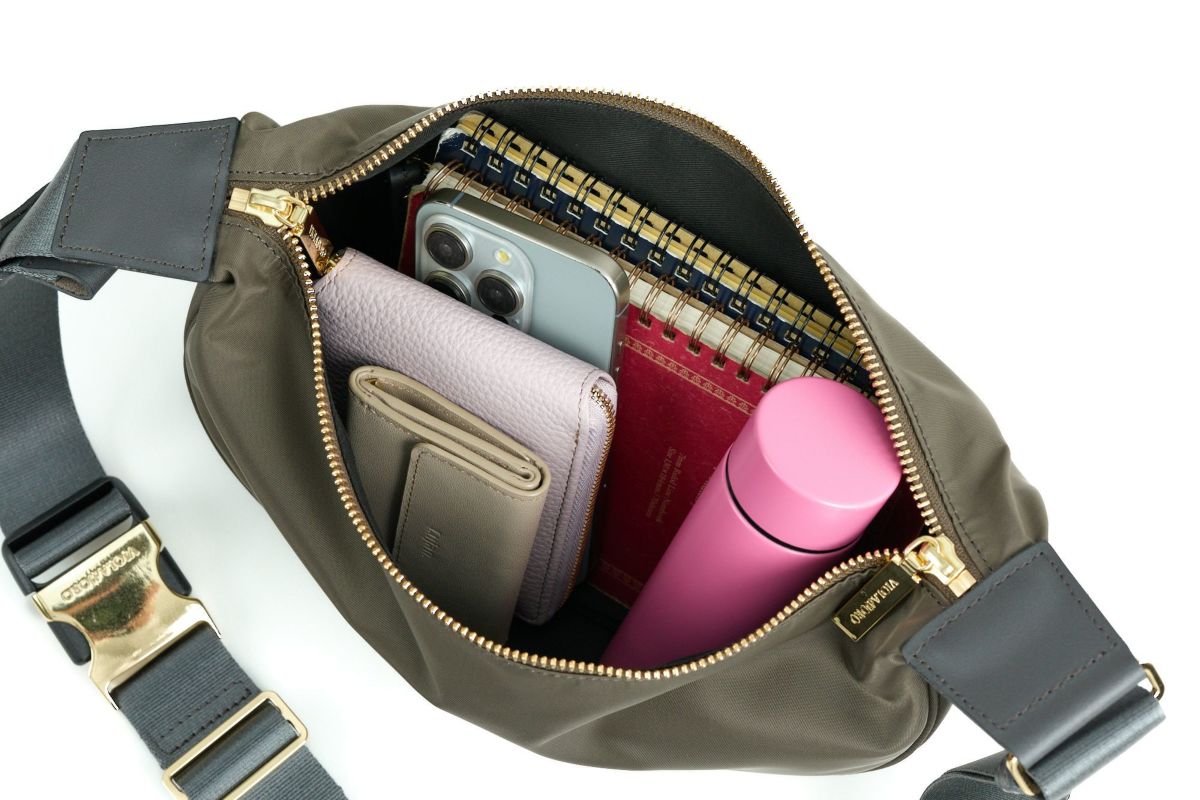 VIOLAd'ORO ヴィオラドーロ BIANCA ビアンカ ボディバッグ V-2247