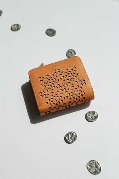 genten ゲンテン Flutter cut work フラッターカットワーク 小銭入れ付き二つ折り財布 49596