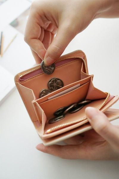 genten ゲンテン Flutter cut work フラッターカットワーク 小銭入れ付き二つ折り財布 49596