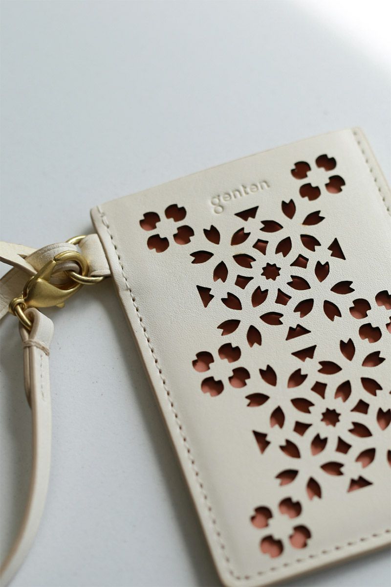 genten ゲンテン Flutter cut work フラッターカットワーク パスケース 49597