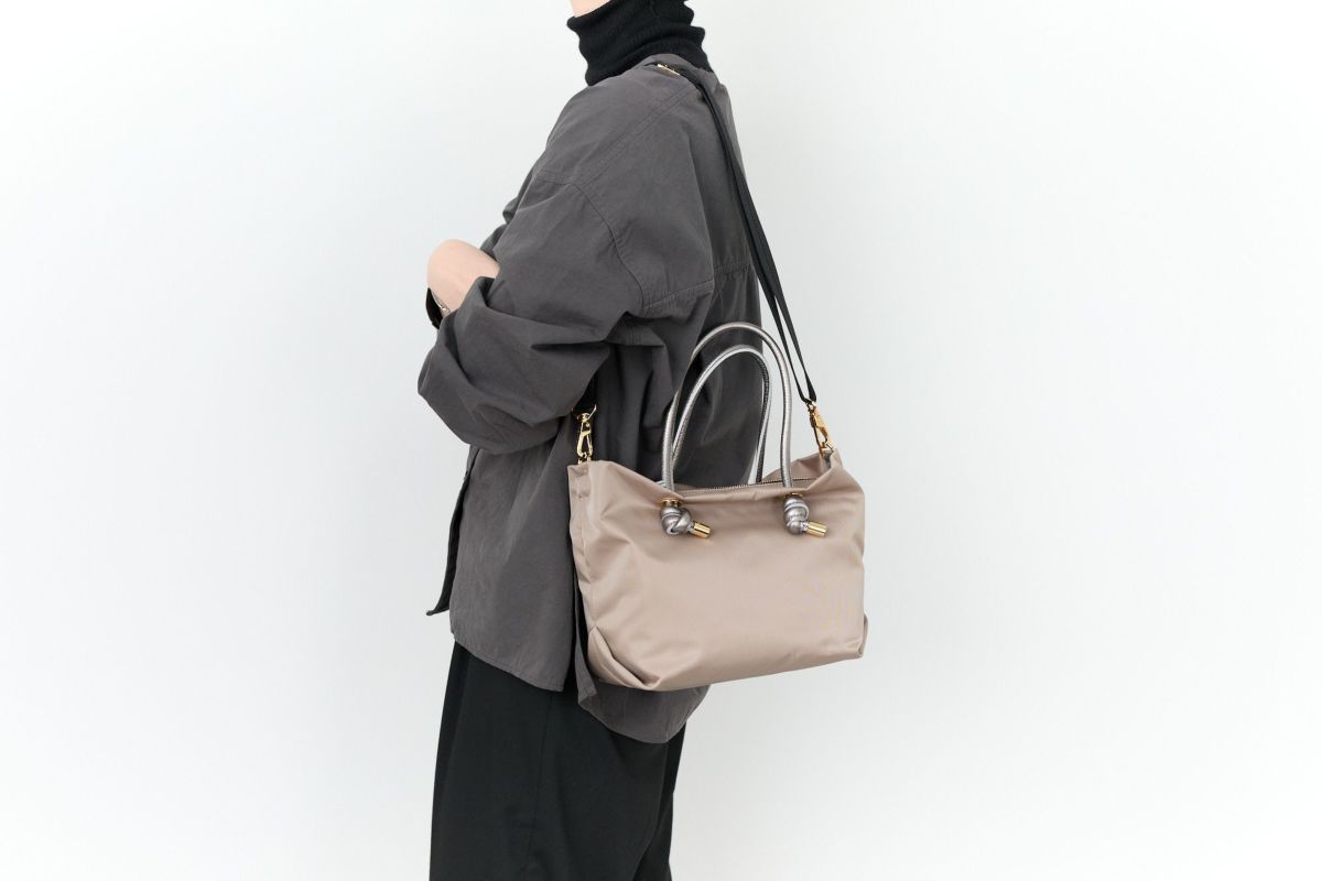 VIOLAd'ORO ヴィオラドーロ BIANCA ビアンカ ノットハンドルトートバッグS V-2224