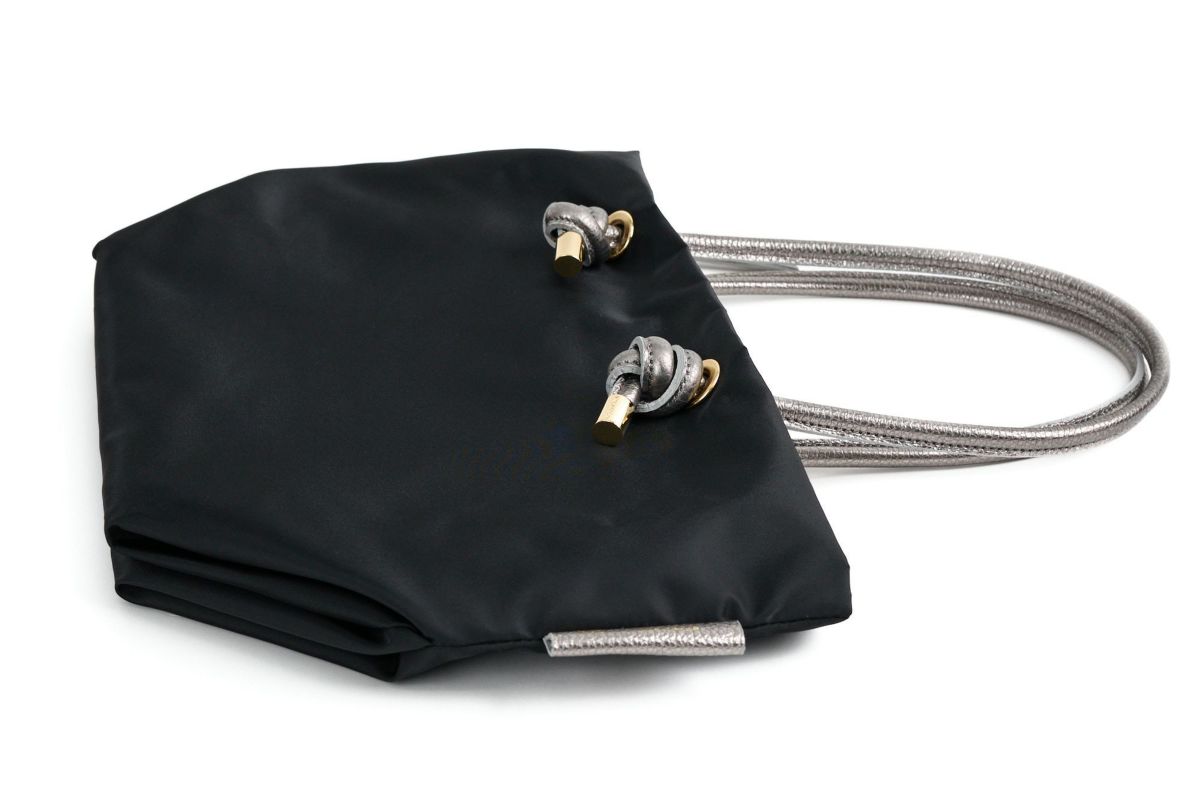 VIOLAd'ORO ヴィオラドーロ BIANCA ビアンカ ノットハンドルトートバッグM V-2225