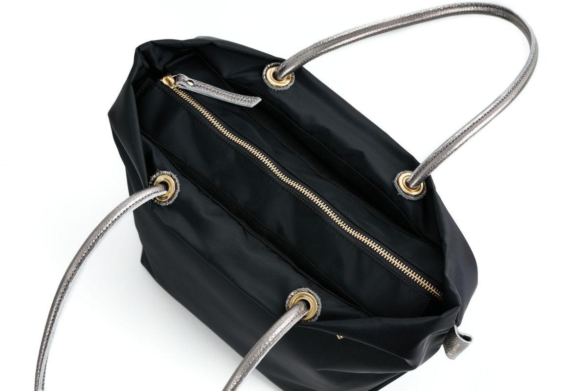 VIOLAd'ORO ヴィオラドーロ BIANCA ビアンカ ノットハンドルトートバッグM V-2225