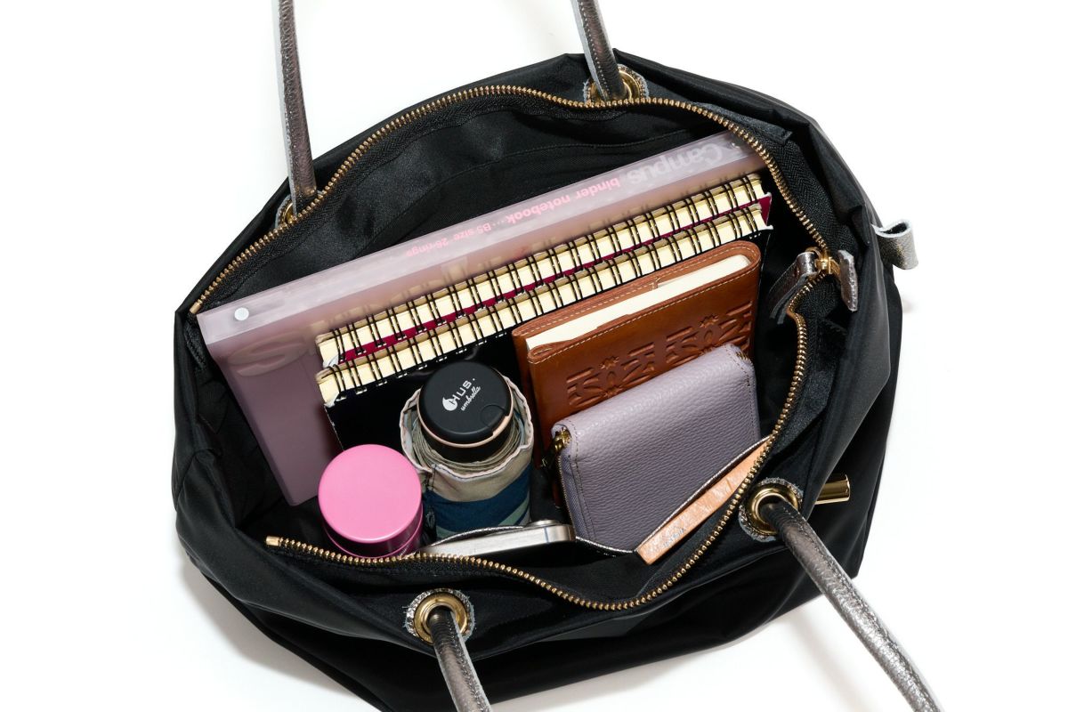 VIOLAd'ORO ヴィオラドーロ BIANCA ビアンカ ノットハンドルトートバッグM V-2225