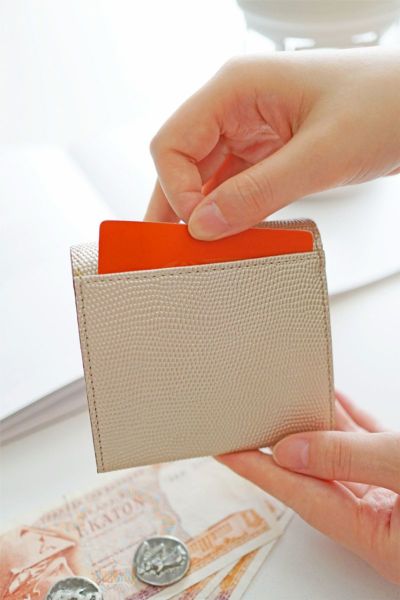 airlist エアリスト LUNA METALLIC ルナメタリック 小銭入れ付き二つ折り財布 24753