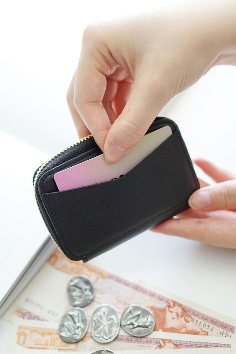 Lujan. ルワン ミニ財布（ラウンドファスナー式 ） 92552