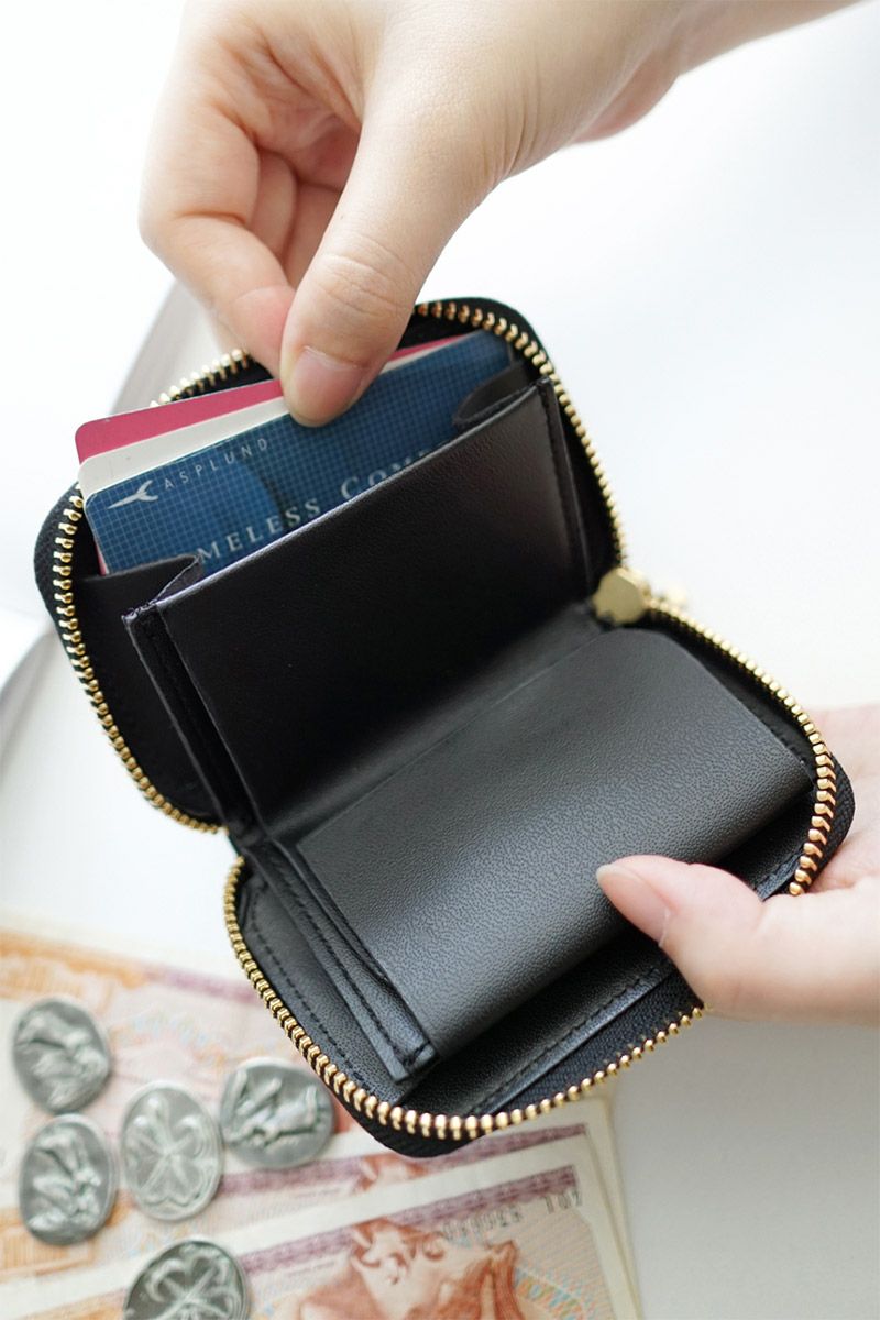 Lujan. ルワン ミニ財布（ラウンドファスナー式 ） 92552