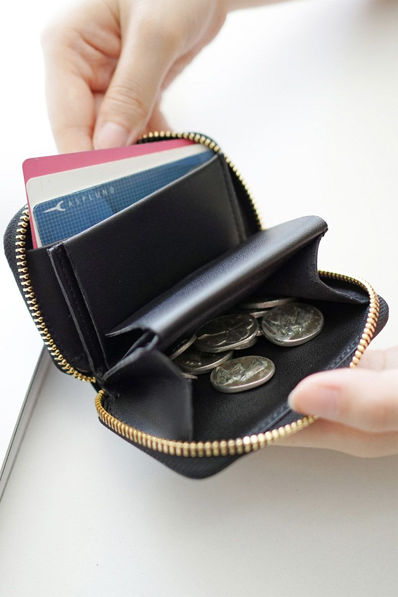 Lujan. ルワン ミニ財布（ラウンドファスナー式 ） 92552