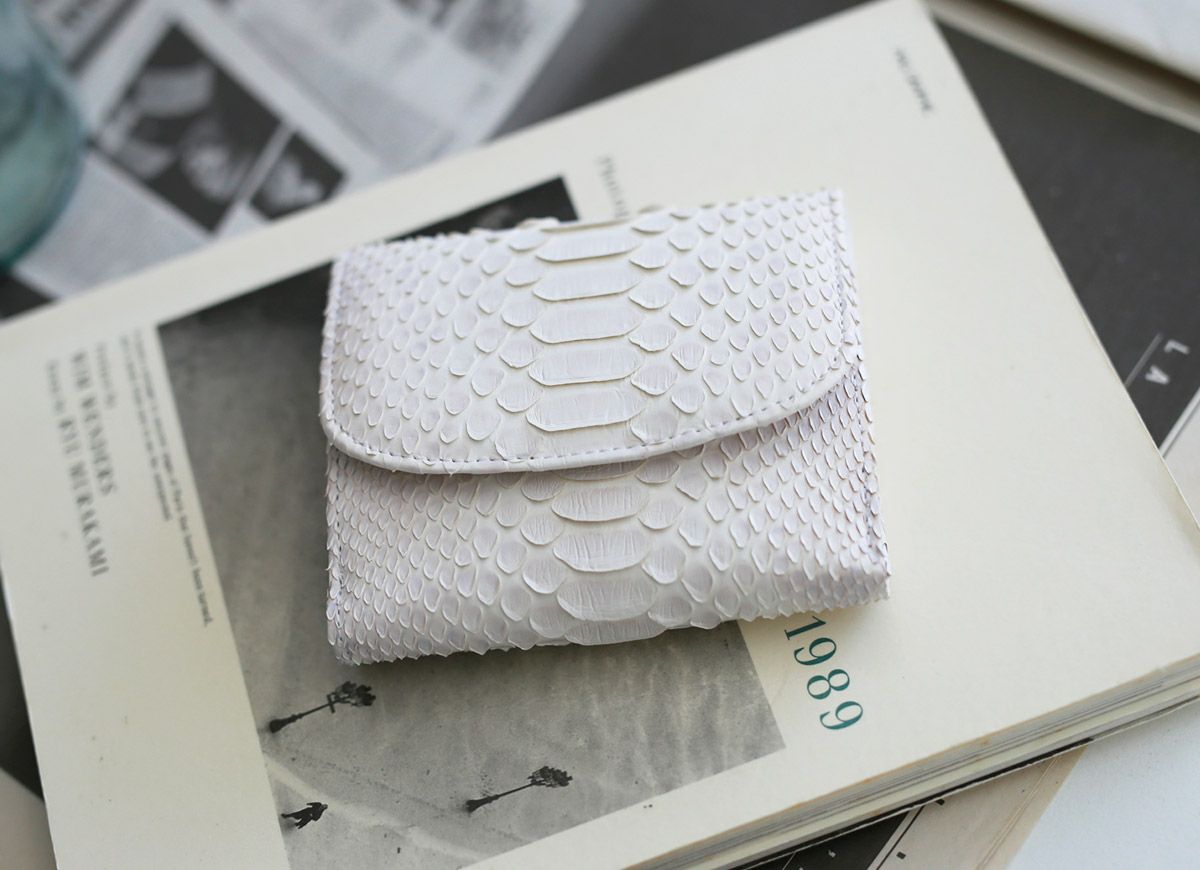 VIA DOAN ヴィア ドアン Bran python ブランパイソン 小銭入れ付き二つ折り財布 453