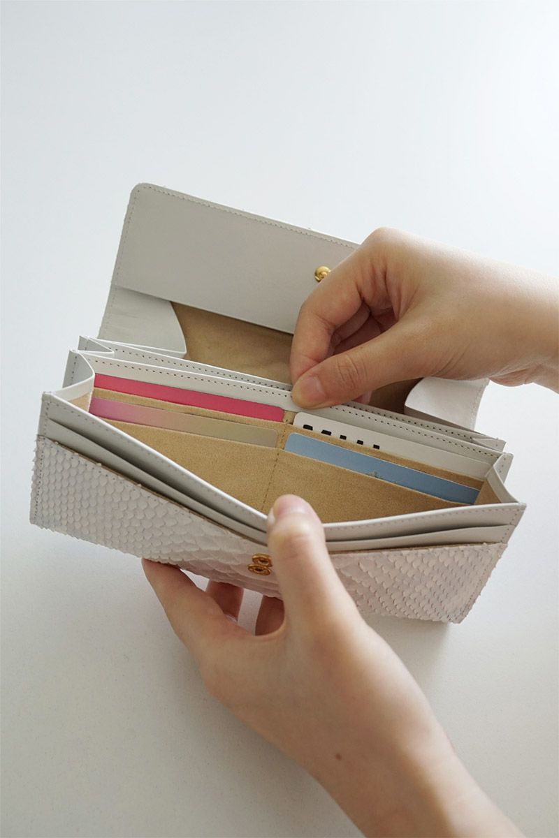 VIA DOAN ヴィア ドアン Bran python ブランパイソン 小銭入れ付き長財布 457