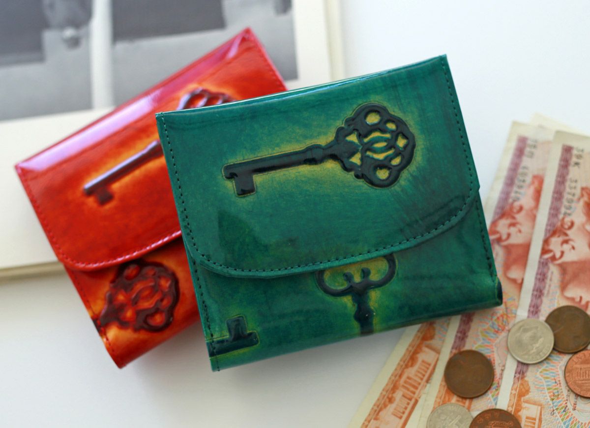 VIA DOAN ヴィア ドアン Retro レトロ 小銭入れ付き二つ折り財布 747