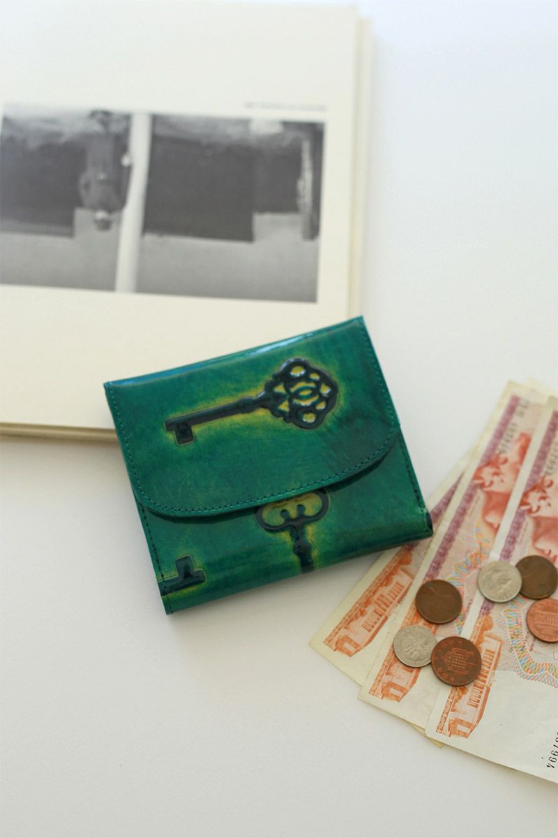 VIA DOAN ヴィア ドアン Retro レトロ 小銭入れ付き二つ折り財布 747