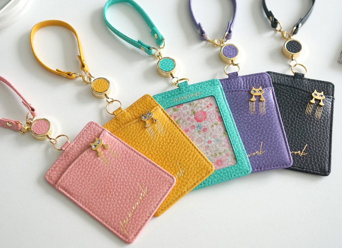 FRAME WORK フレームワーク キトン リール付きパスケース 0045005